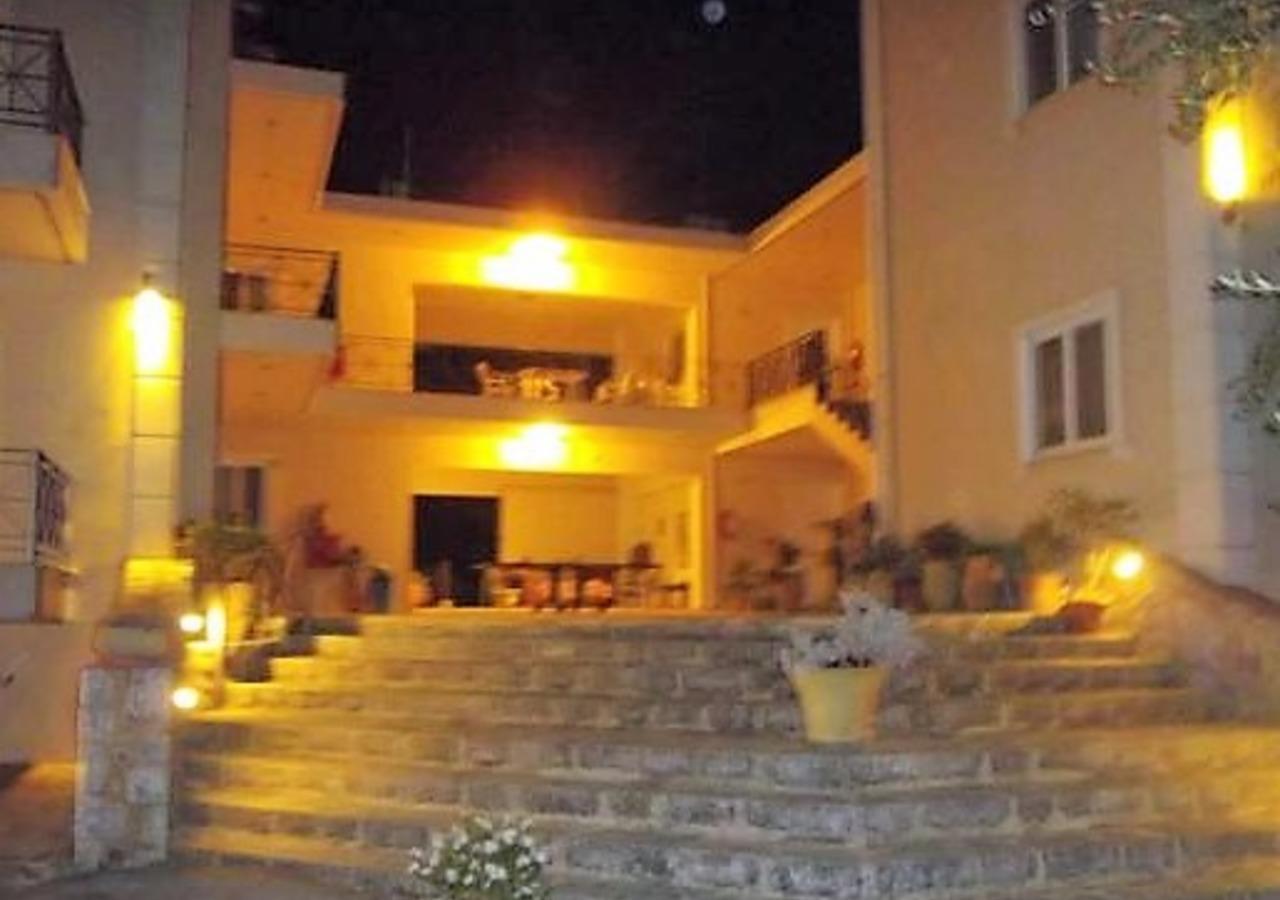 Areti & Maria Apartments Gytheio Dış mekan fotoğraf